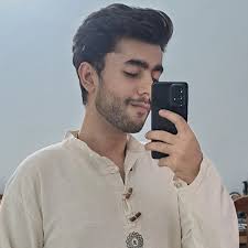 Do you have your #GomezOrGoHome tee yet? Limited edition available at  selenagomez.com 🌹#RevivalTour