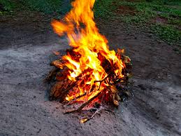 Selimut pemadam api juga dapat menyelamatkan kehidupan bila pakaian anda terbakar. Api Wikipedia Bahasa Indonesia Ensiklopedia Bebas