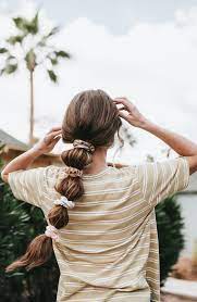 Totally Rad Hairstyles That Ll Make You Glad Scrunchies Are Back Scrunchie Hairstyles Hair Styles Bubble Ponytail