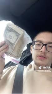 Terima Kantong Isi Uang Rp 75 Juta dari Pegawai McD, Pria Ini Kaget