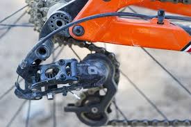 Wir machen zuerst den bike aufbau und dann wird das gute teil dem test unterzogen. An Inside Look At The Crankworx Pros Slopestyle Bikes Bike Magazine