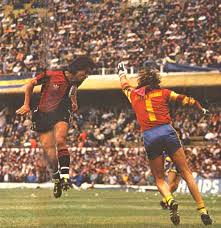 The club was founded on 3 november 1903, and is named after isaac newell of the english county of kent, one of the pioneers of argentine football. The 5 Most Iconic Newell S Old Boys Matches