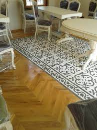 Ege seramik 1972 yılından bu yana kusursuz güzellik ve sınırsız seçenekleri ile türkiye'den dünyaya yer ve duvar seramikleri sunmaktadır. Karo 22 Karo Cini Modelleri Ve Desenli Karo Azekaro