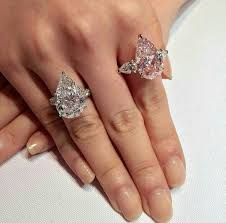 Crystal Clear And Pink Tear Drop Diamond Rings Pink Jewelry Diamonds Beautiful Rings Teardrop Ring Pink Diamond Ring Dream Engagement Rings Jewelry