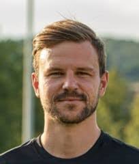 Elizabeth Leinen's Instagram, Twitter & Facebook