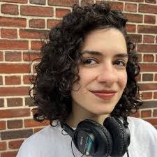 Lisa Strawn's Instagram, Twitter & Facebook