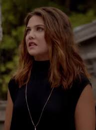 Danielle marie campbell (born january 30, 1995) is an american actress.she is known for her starring roles as jessica olson in the 2010 disney channel original movie starstruck, simone daniels in the 2011 disney film prom, davina claire in the 2013 cw television drama series the originals and kayla powell and olivia moon in the 2018 cbs all access television psychological thriller series tell. Davina Claire Davina Claire The Originals Davina Short Hair Styles