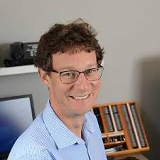 Meet the Earlam and Christopher Team. Opticians and Optometrists