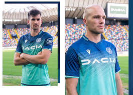 Sulle sue tracce ci sarebbe l'udinese secondo quanto riporta il sito ottopagine.it, l'ex difensore di torino e monaco kamil. Udinese Calcio Official Store Race Kit Clothing Technical Material