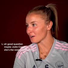 Leah Williamson Jodie Comer