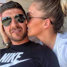 Hódi pamela és tóth bence másfél éve alkot egy párt. Apas Szulesre Keszul Hodi Pamela Es Ferje Toth Bence