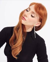 Emily Vest Warna : Taupe, Bahan : soft polyester with payet, All size, Ld  120cm, Panjang 60cm Untuk pemesanan silahkan melalui shopee :  raisya.official 🛍️🎀 #ootdhijab #hijaboutfit #outfithijab #fashionhijab