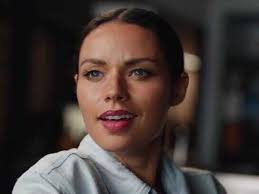 Stella Artois: A Beer With The Bear • Ads of the World™