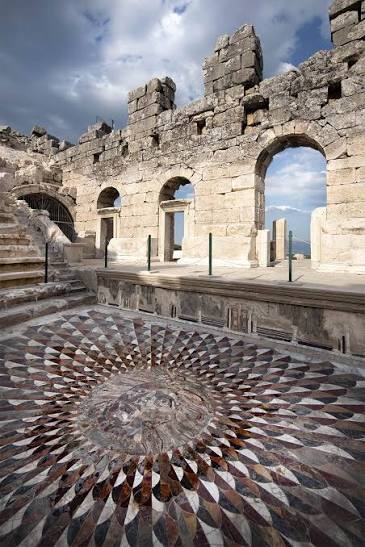 The Colonnaded Street of the ancient city of Kibyra (Gölhisar, Burdur,  Türkiye) is a 112-meter-long commercial and social center dating from the  Roman period (1st-3rd centuries AD). Located in the Lower Agora,