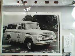 1982 ford e350 ambulance, 26071 miles on odo, ford 7.5l 8cyl. Photograph Ambulance Ford F100