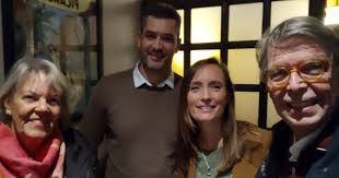 Julie Bott's Instagram, Twitter & Facebook