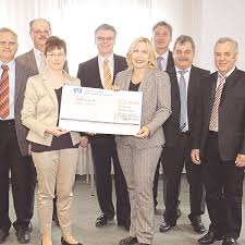 Wir sind eine bank mit tradition und starken regionalen wurzeln. 5000 Euro Fur Schulen Im Suden Freising