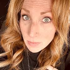 Elizabeth Stith's Instagram, Twitter & Facebook