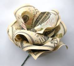 Geldscheine falten geht ganz einfach und sieht dabei auch noch super aus! Aus Geldschein Blume Falten Geldblume Anleitung Und Ideen