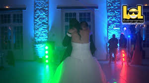 Que serait une robe de mariée sans ses accessoires ? Eclairage Decoration De La Salle Pour Mariage Lol Evenements