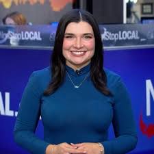 AJ Howell (@annajhowell)