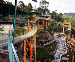 Tempat wisata di bandung yang pertama adalah gunung tangkuban perahu. Tempat Wisata Hits Di Bandung 2018 Yang Wajib Dikunjungi