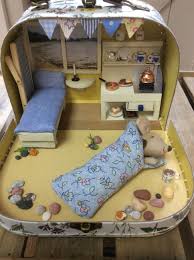 Pin Von Deb Briggs Auf Doll Stuff Mit Bildern Strand Hutte Einzigartige Geschenke Puppenstube
