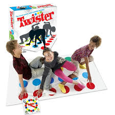 Juegos que se juegan en familia. Twister Un Juego De Equilibrio Para Toda La Familia Palaciodeljuguete Com