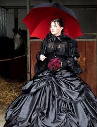 Ganz im gegenteil, schwarz kann sogar sehr edel aussehen. Gothic Korsett Und Hochzeit In Schwarz Beata Sievi Corset Artist