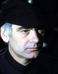 Mace Windu's survival after Anakin's betrayal in the Star Wars universe