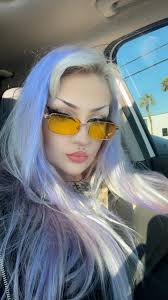 Limited social life and eating with friends