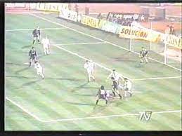 The real madrid legends came out after the break intent on turning the scoreline around and did so just two minutes after the restart, with de munitis's introduction proving to be key. 21 8 1993 Amistoso U De Chile 2 Vs Real Madrid 2 Youtube