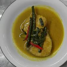 Makanan ini bisa ditemukan di seluruh. Sari Rasa Masakan Padang Rumah Makan