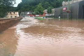 De sua revista, a sentinela, causou aborrecimentos entre prefeitos, vereadores e funcionários das câmaras municipais de algumas cidades da alemanha. Z7qml1hfqgtt9m