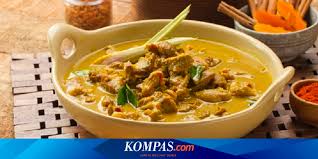 400 gram daging kambing, potong dadu seukuran 3 cm 2 sdm jus nanas 3 siung bawang putih, iris tipis 2 butir bawang merah, iris tipis 2 cm kayu manis 1 buah pekak 1 butir cengkih 1 butir kapulaga 1 batang serai, memarkan bagian putihnya 1 lembar daun pandan 2 lembar daun kari 400 ml santan. Idul Adha Buat Variasi Masakan Kambing Tanpa Santan Memang Bisa