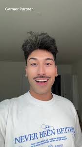 The humidity can break my spirit but at least it won’t get my hair. Using  @GarnierUSA sleek and shine products #garnierpartner