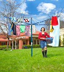 Découvrez les meilleurs étendoirs comme le parapluie ou en bois et corde à linge avec. 18 Etendoirs Pour Faire Secher Son Linge Plus Vite Et Faire Des Economies