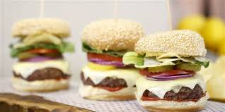 Check out this handy infographic to building a better burger and let kids pick their own toppings! How To Set Up A Build Your Own Burger Bar For Memorial Day