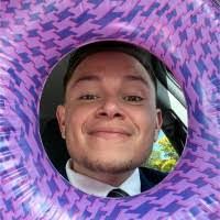 Luis Castellon's Instagram, Twitter & Facebook