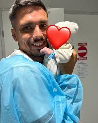 Sunt cel mai BOGAT om de pe pământ! Multumesc Lui Dumnezeu pentru tot ce  mi-a oferit❗️ De azi dragostea mea nu se împarte ci se înmulțește ❤️ Isaia  ⭐️ Iair ⭐️ @vladutalupau