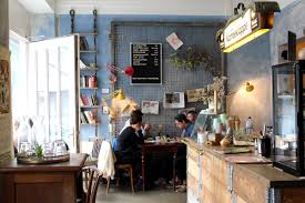 A restaurant serving coffee and other beverages. 11 Schone Cafes In Hamburg Von Zuckersuss Bis Urgemutlich