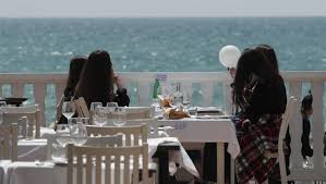 Piemonte, valle d'aosta, lombardia, veneto, friuli venezia giulia, marche, lazio, basilicata, puglia, sicilia, calabria e sardegna. Colori Regioni Forse In Zona Gialla Puglia Basilicata E Calabria La Repubblica