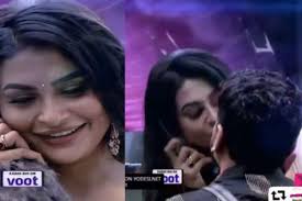 Close and enter the refrigerator. Pavitra Punia And Eijaz Khan Kiss After Confessing Love For Each Other In Bigg Boss 14