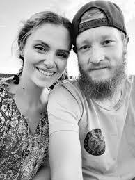 Stephanie Hummel's Instagram, Twitter & Facebook