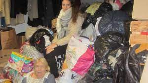 Sla place napoléon op in jouw lijsten. Challans 1 3 Tonne De Vetements Pour Le Secours Populaire Les Sables D Olonne Maville Com