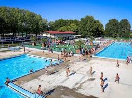 Piscine De Chalezeule Horaires Tarifs Avis Telephone Piscine Piscine Municipale Piscine Publique