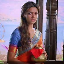 Deepika Padukone In Movie Chennai Express 2013 Chennai Express Beautiful Indian Actress Bollywood Actress