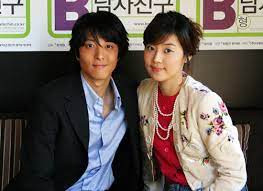 Điều này khiến anh bị chỉ trích là kẻ bạc tình. Lee Dong Gun And Han Ji Hye In Splitsville Popseoul
