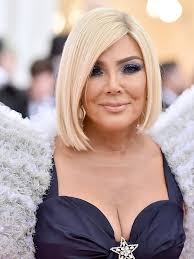 The 57 year old mother of six . Kris Jenner Debuts A Blonde Bob At The 2019 Met Gala Allure