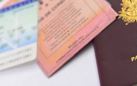 Si vous possédez une carte d'identité, un passeport n'est pas forcement nécessaire (et inversement). 8azpwfaxbttt3m